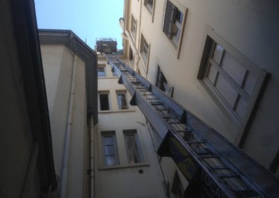 Opération de levage pour évacuation et approvisionnement de chantier